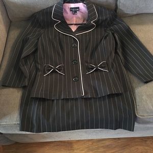 2 piece Blazer/Skirt